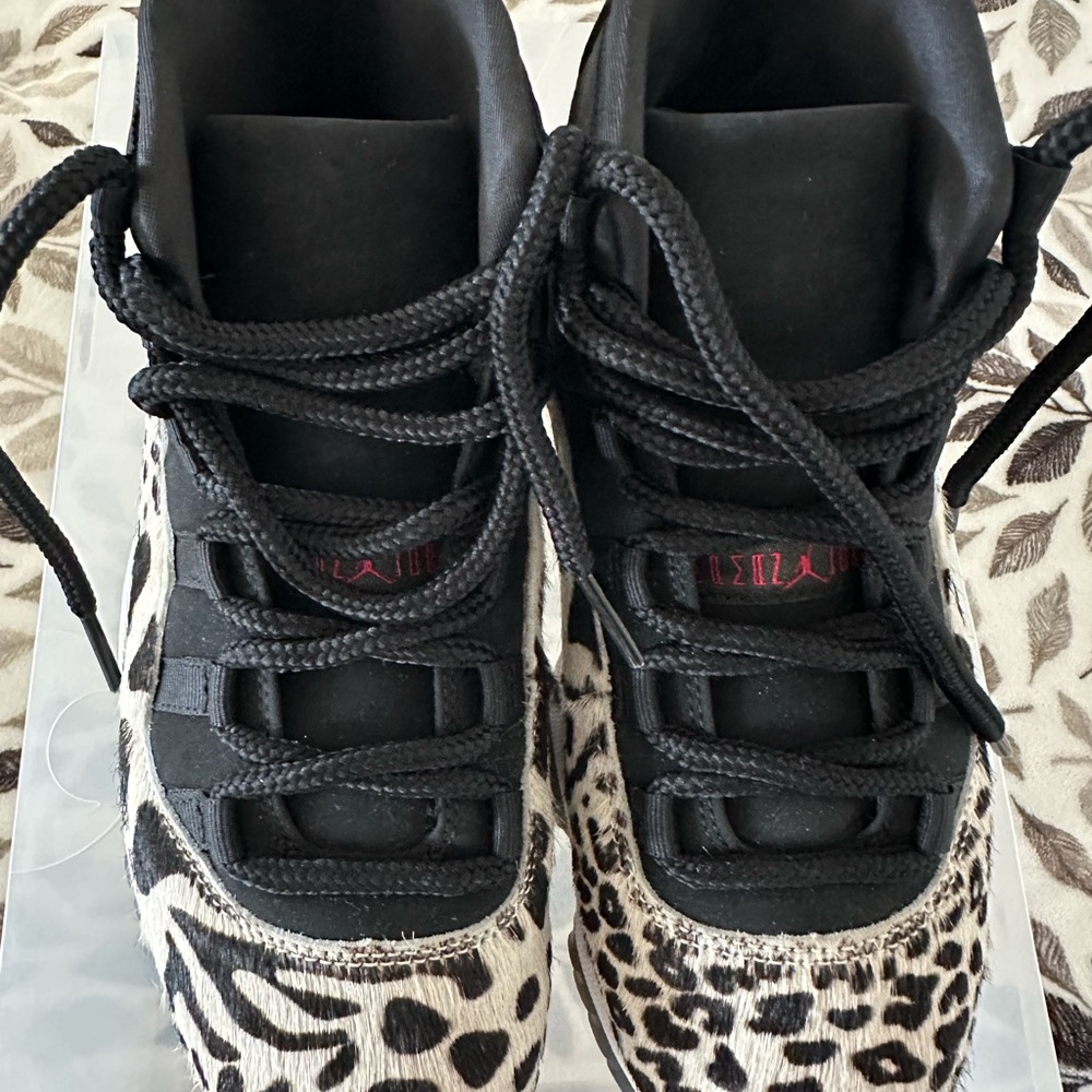 Air Jordan 11 Retro Animal Instinct Size 8 Womens Shoes - Picture 2 of 6